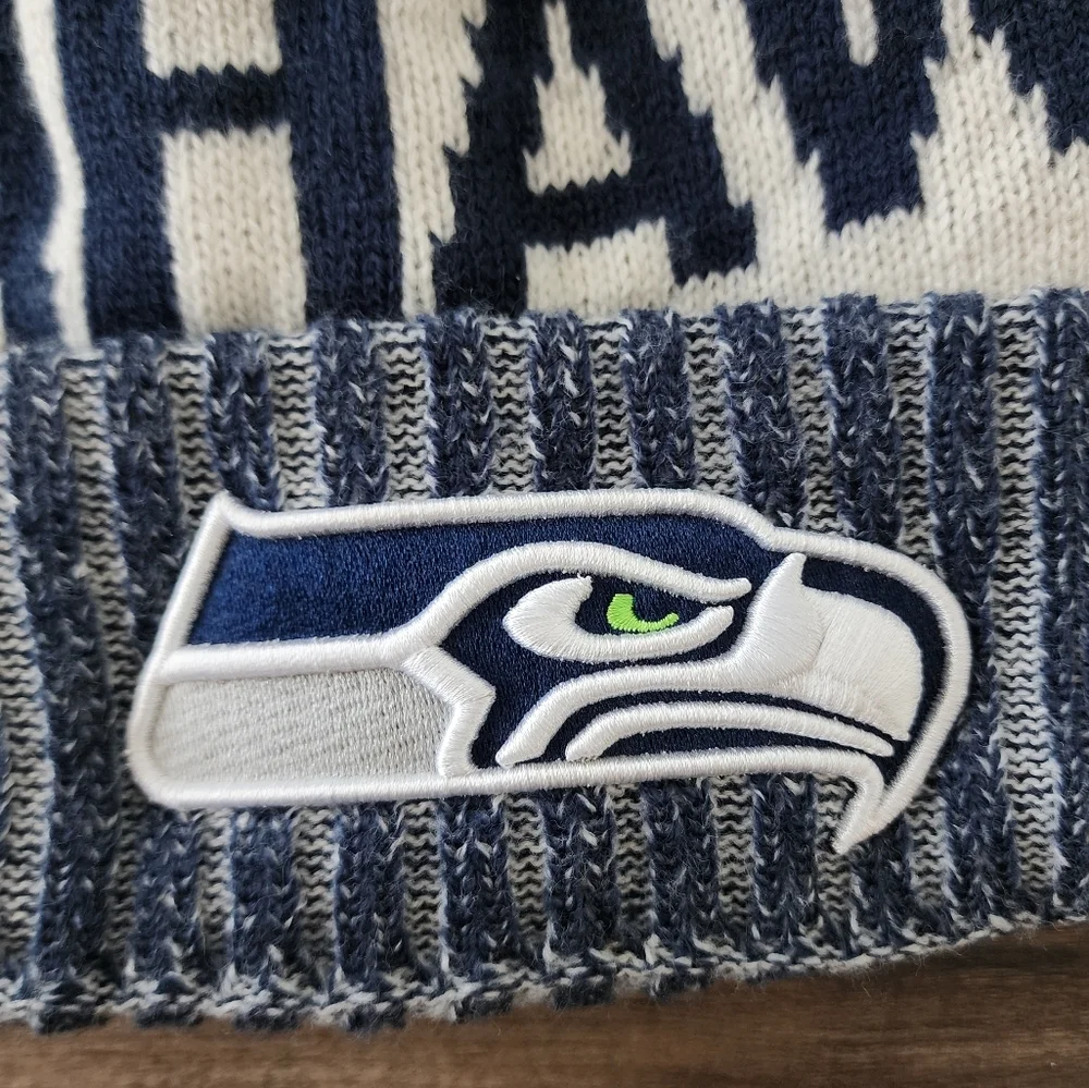 New Era NFL Seattle Seahawks Youth Sport Knit Pom Beanie NEW